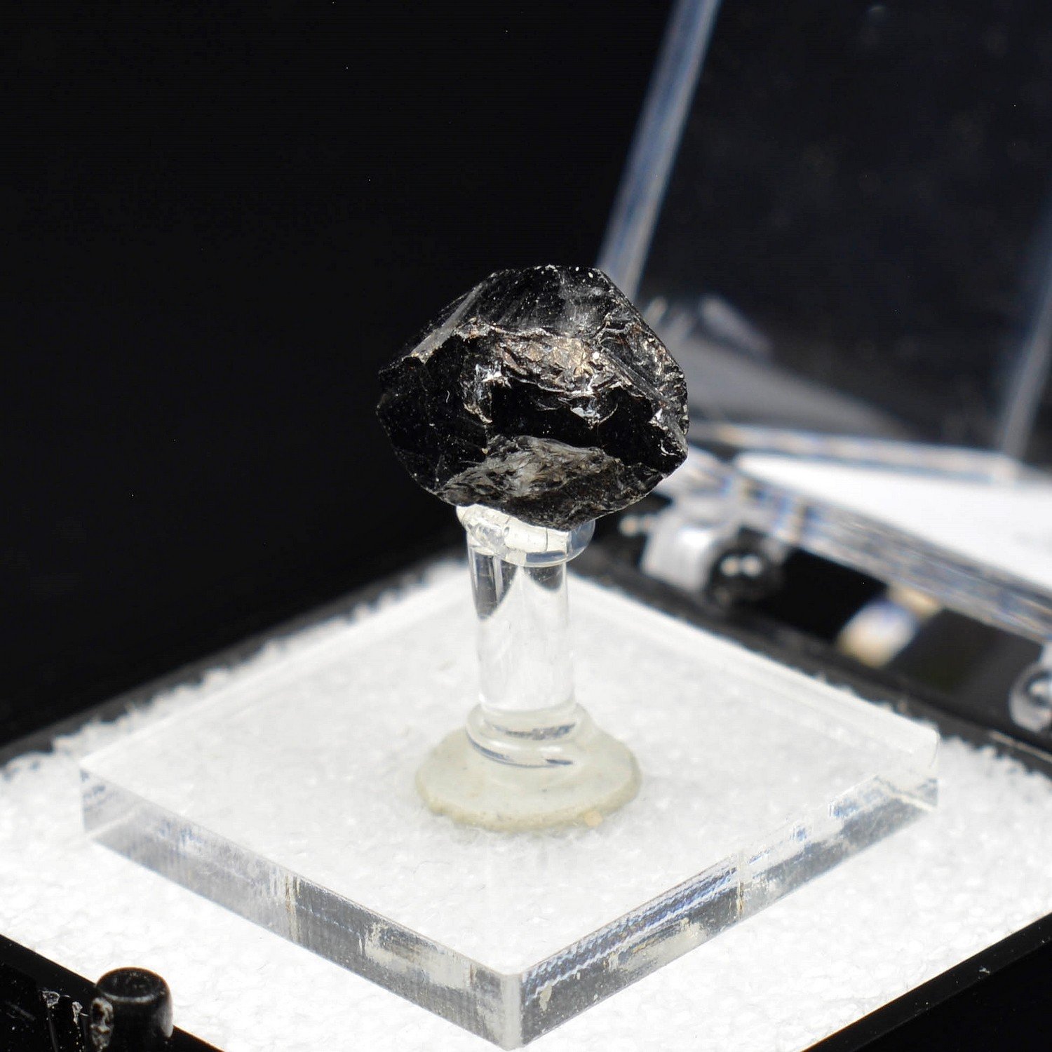 Cassiterite – Pingwu beryl mine, Xuebaoding Mountains, China