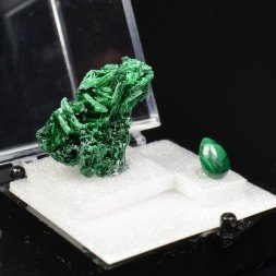 MALACHITE - DUO: cut stone and crystallised stone