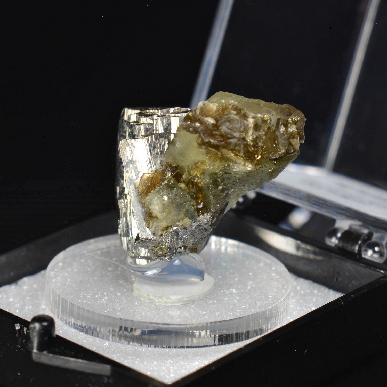 Arséopyrite et apatite - Mine de Panasqueira, Covilhã, Portugal