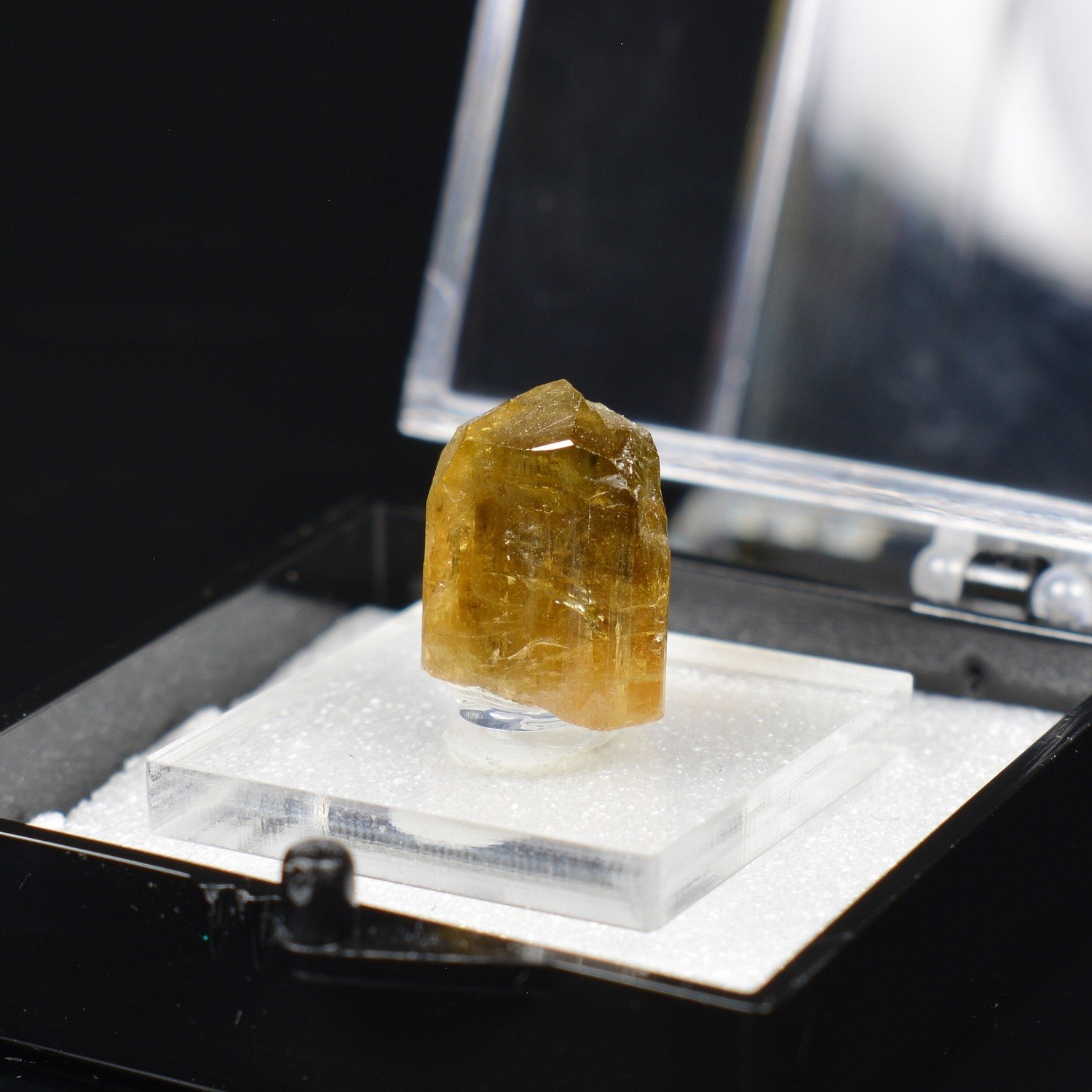 Epidote - Rodingites italiennes, Piémont/Vallée d'Aoste, Italie