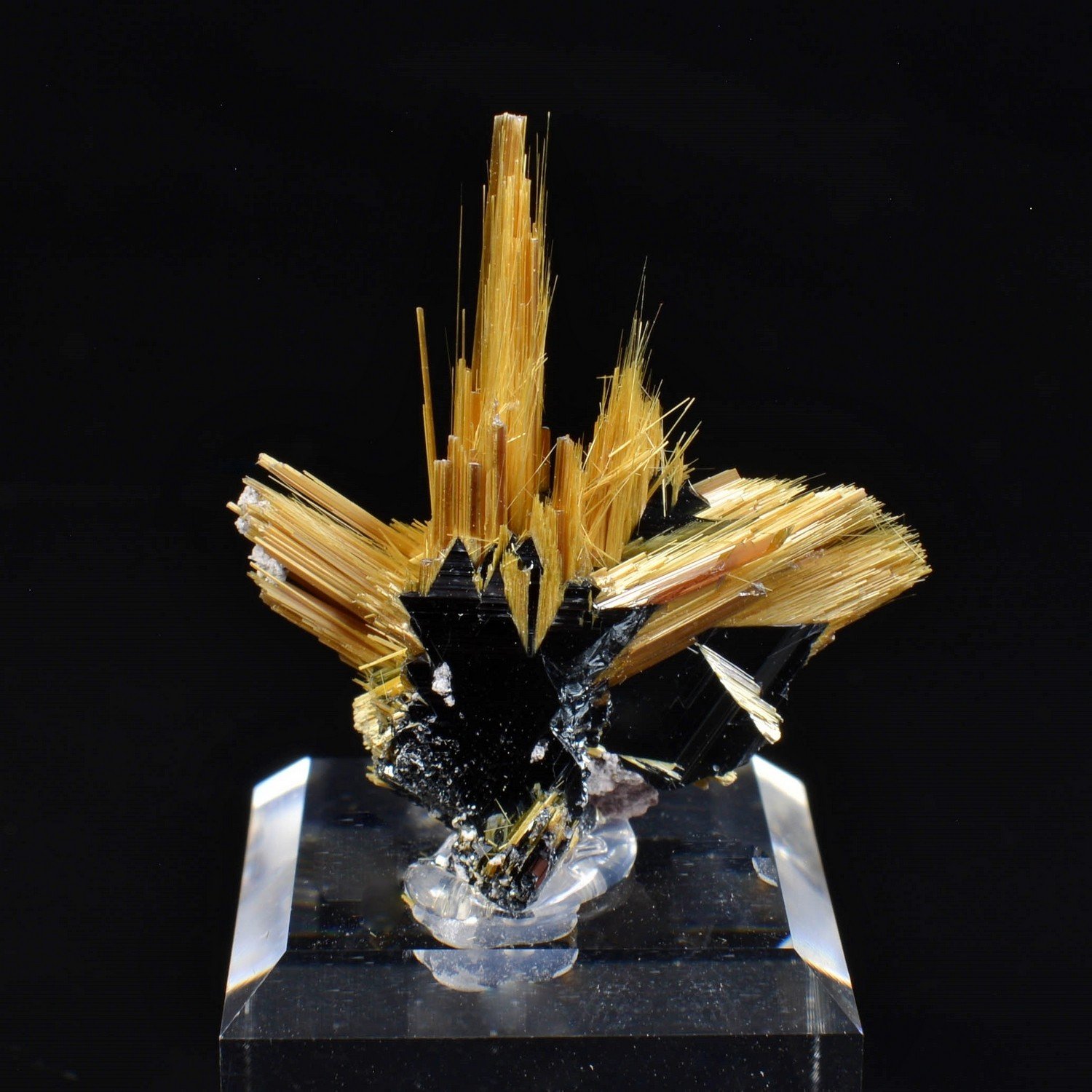 Rutile and hematite - Novo Horizonte, Bahia, Brazil