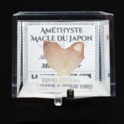 Japan law twin amethyst – Andilamena, Madagascar