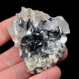 Hématite sur quartz - Le clot, Saint-Christophe-en-Oisans, Isère, France