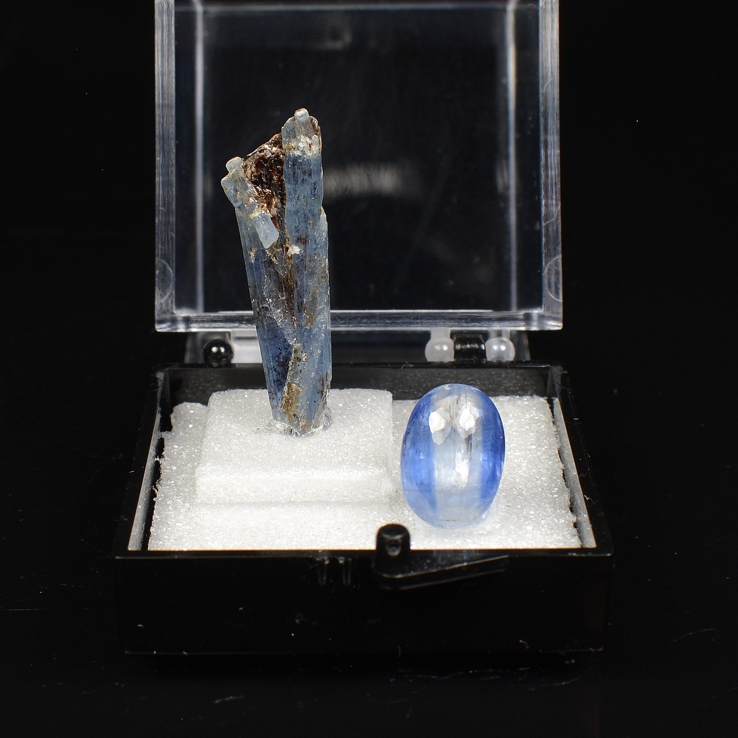 CYANITE - DUO: cut stone and crystallised stone CYANITE - DUO: cut stone and crystallised stone