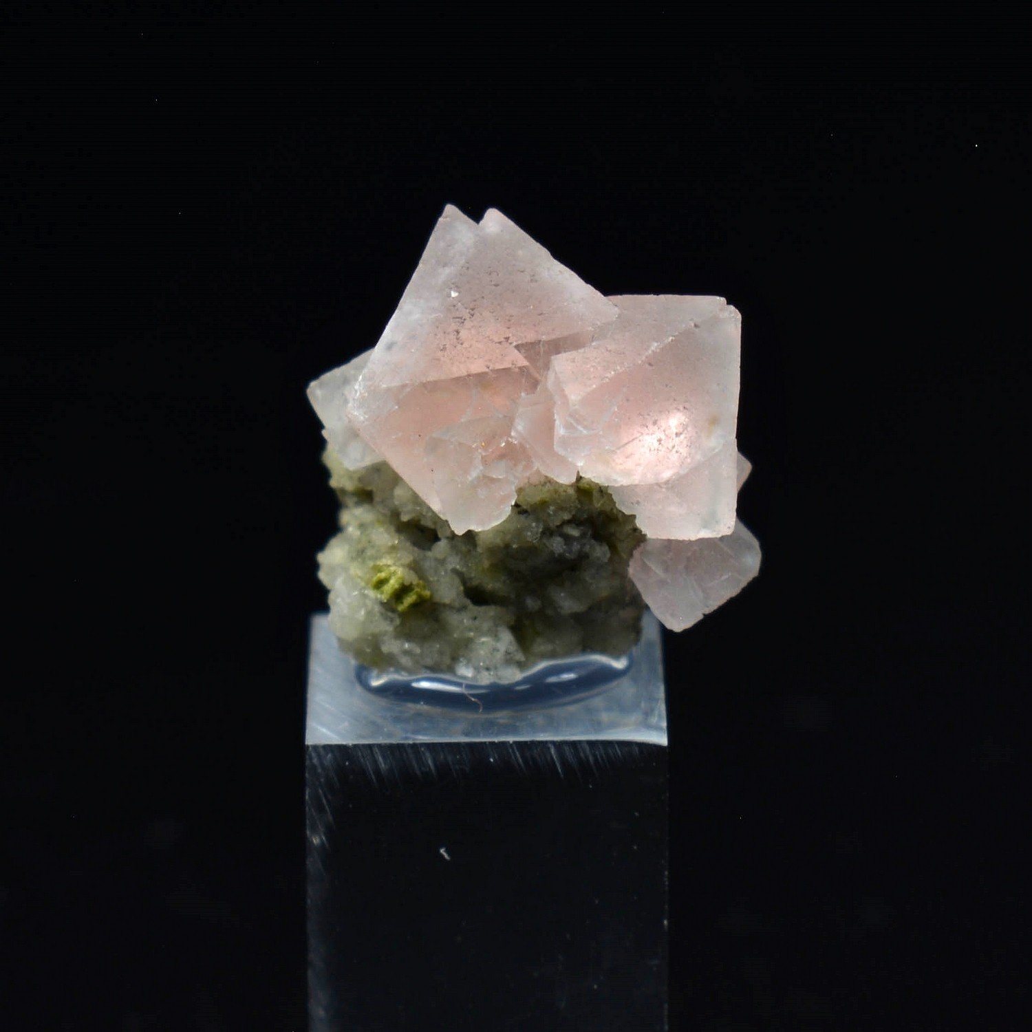 Fluorine rose - Face Sud des Droites, France