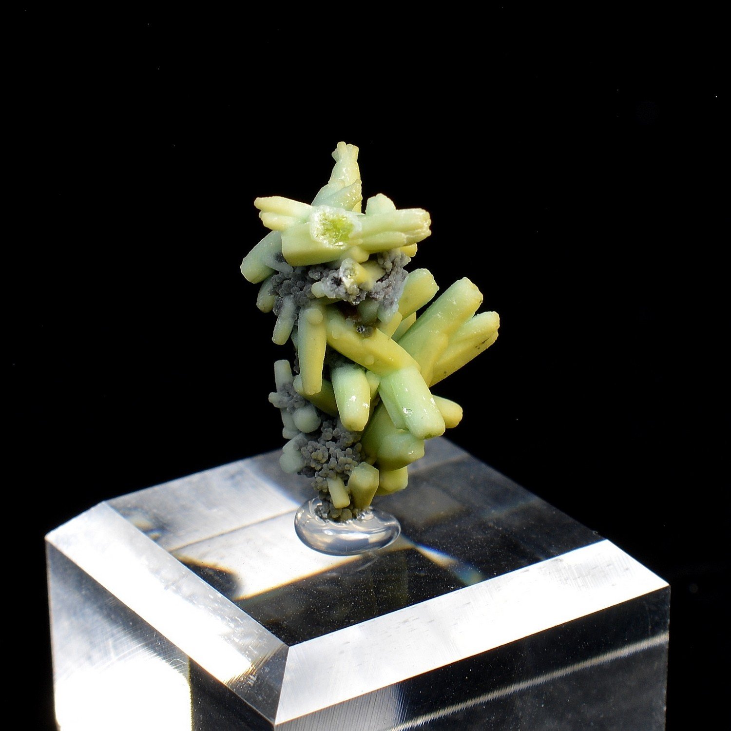 Plumbogummite psm après pyromorphite - Mine Yangshuo, Chine