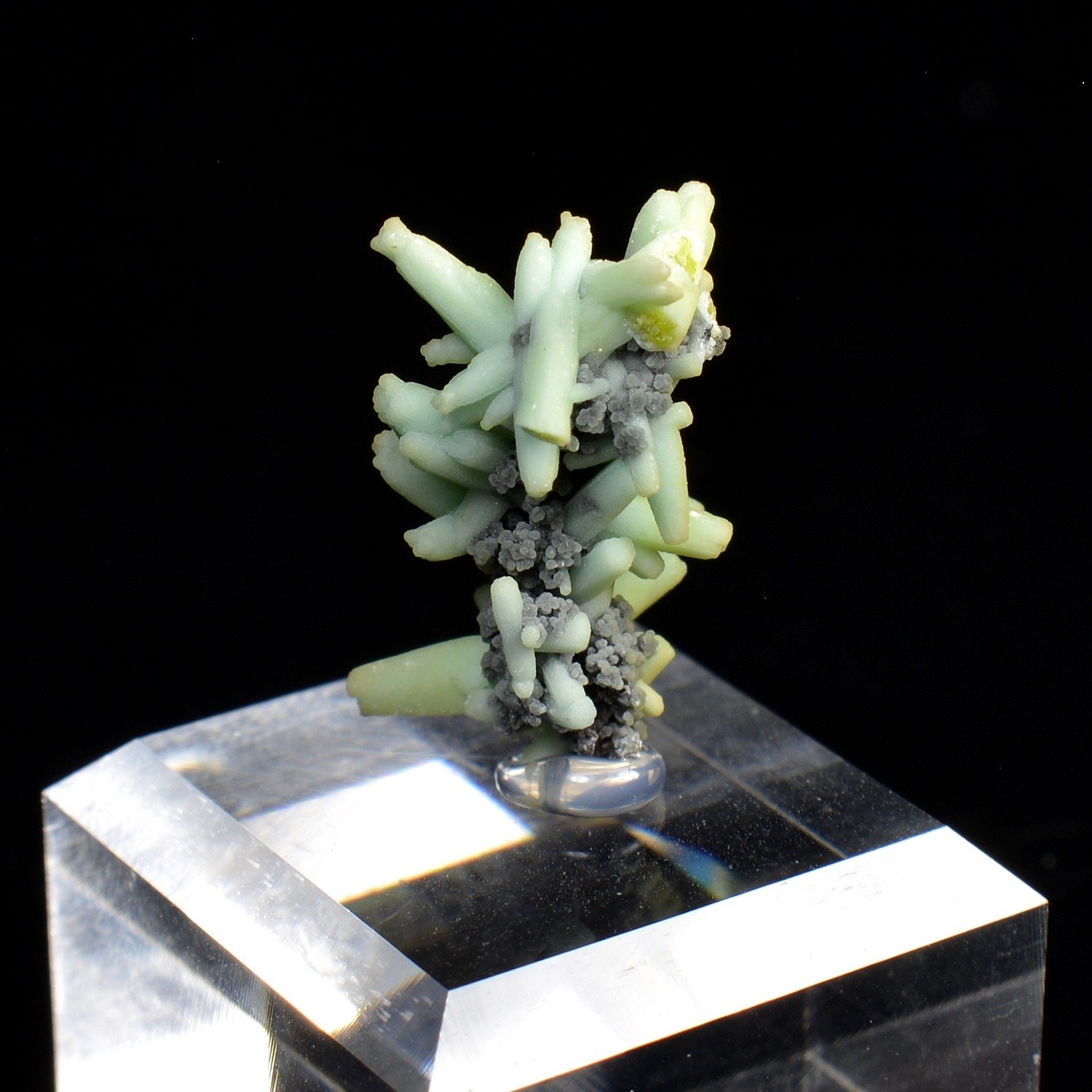 Plumbogummite psm après pyromorphite - Mine Yangshuo, Chine