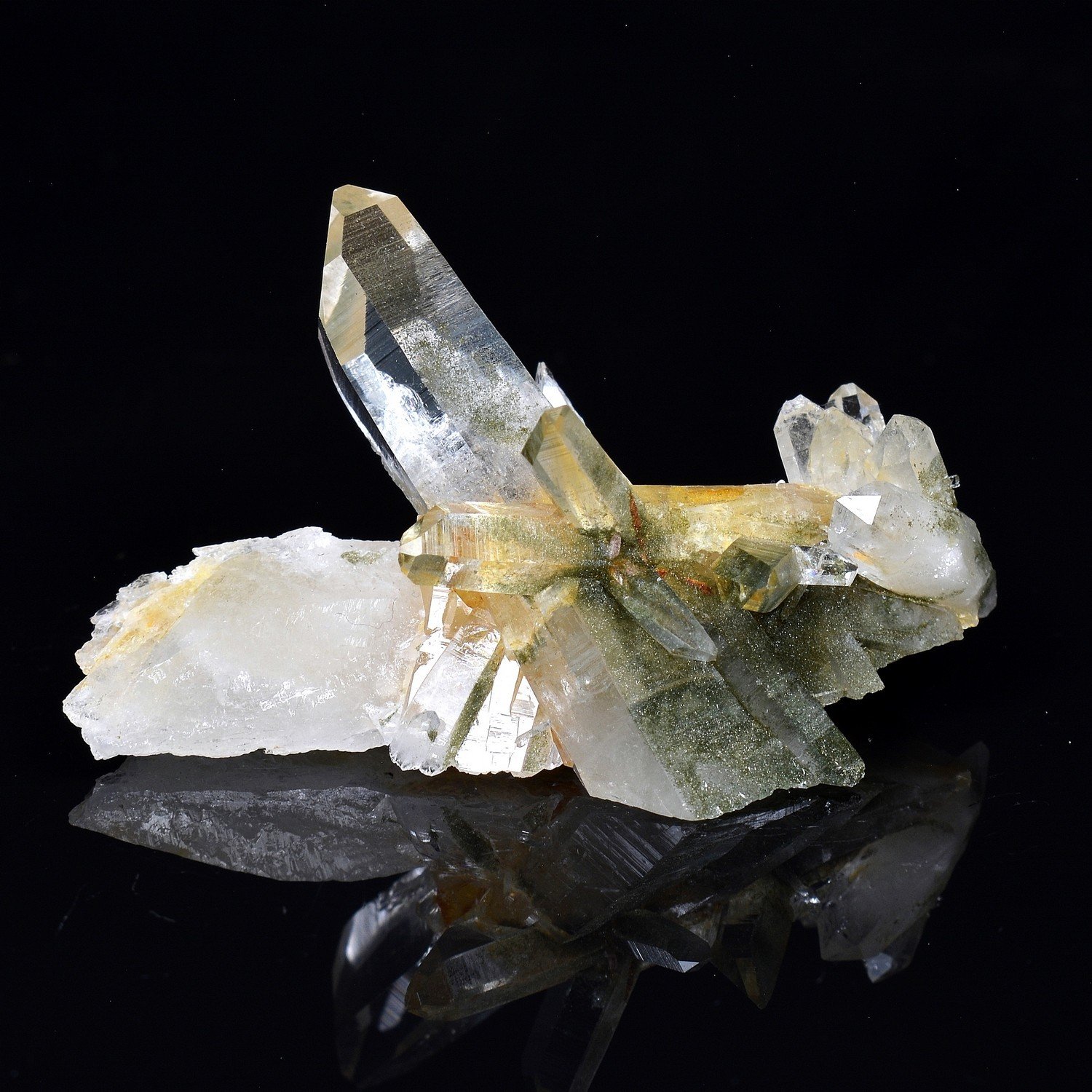 Quartz with chlorite inclusions - Ganesh Himal, Nepal Quartz with chlorite inclusions - Ganesh Himal, Nepal