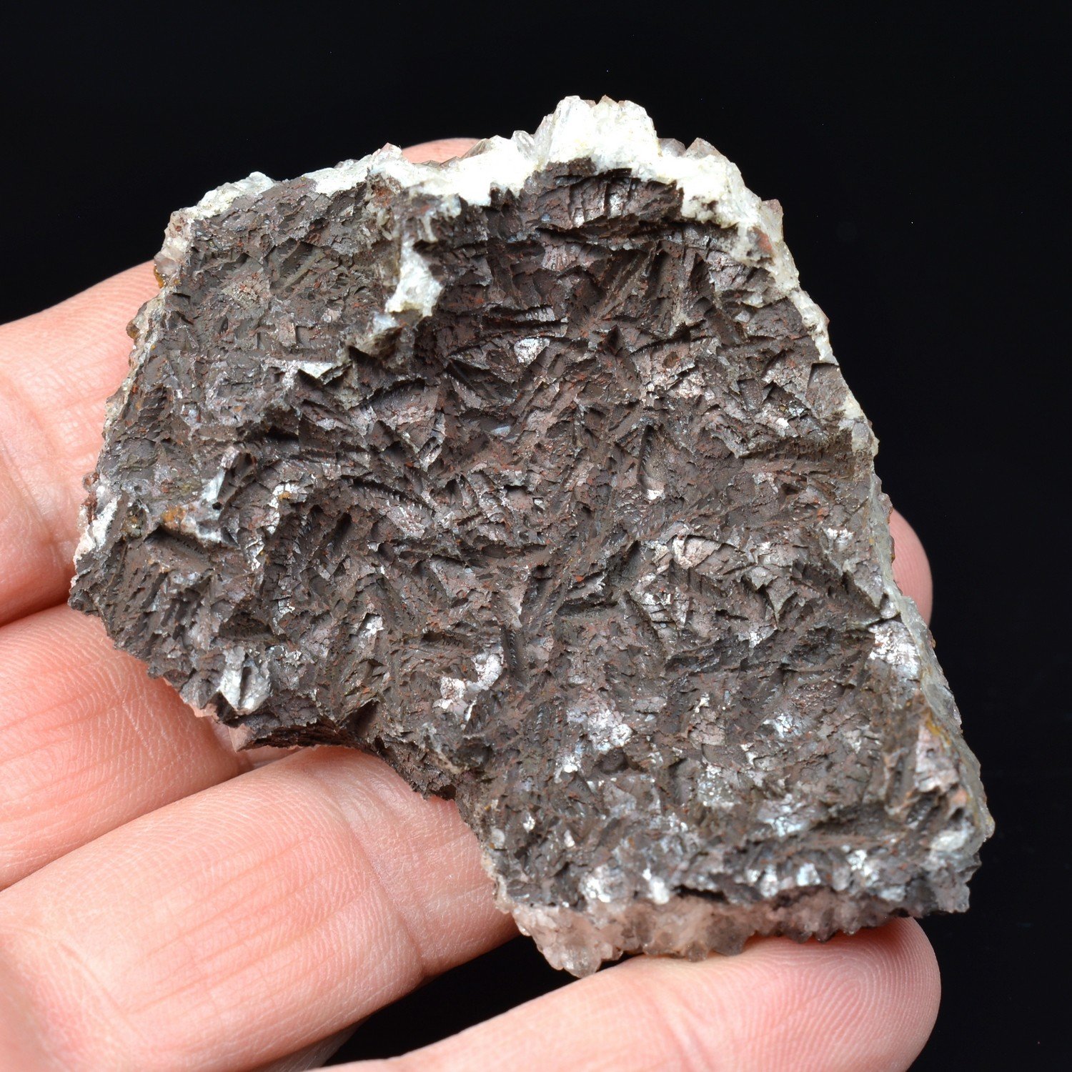 Hématite sur quartz - Filon Bernardstein, Haut-Rhin, France