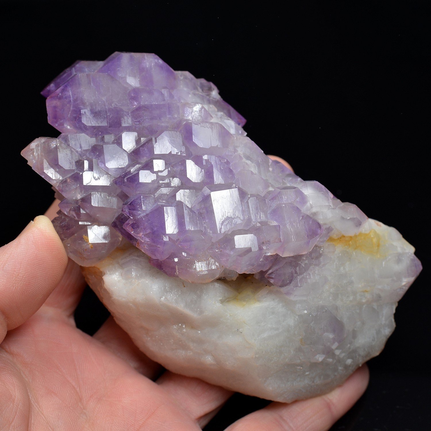 Quartz améthyste - Ambilobe, Vallée de Mahavavy, Madagascar