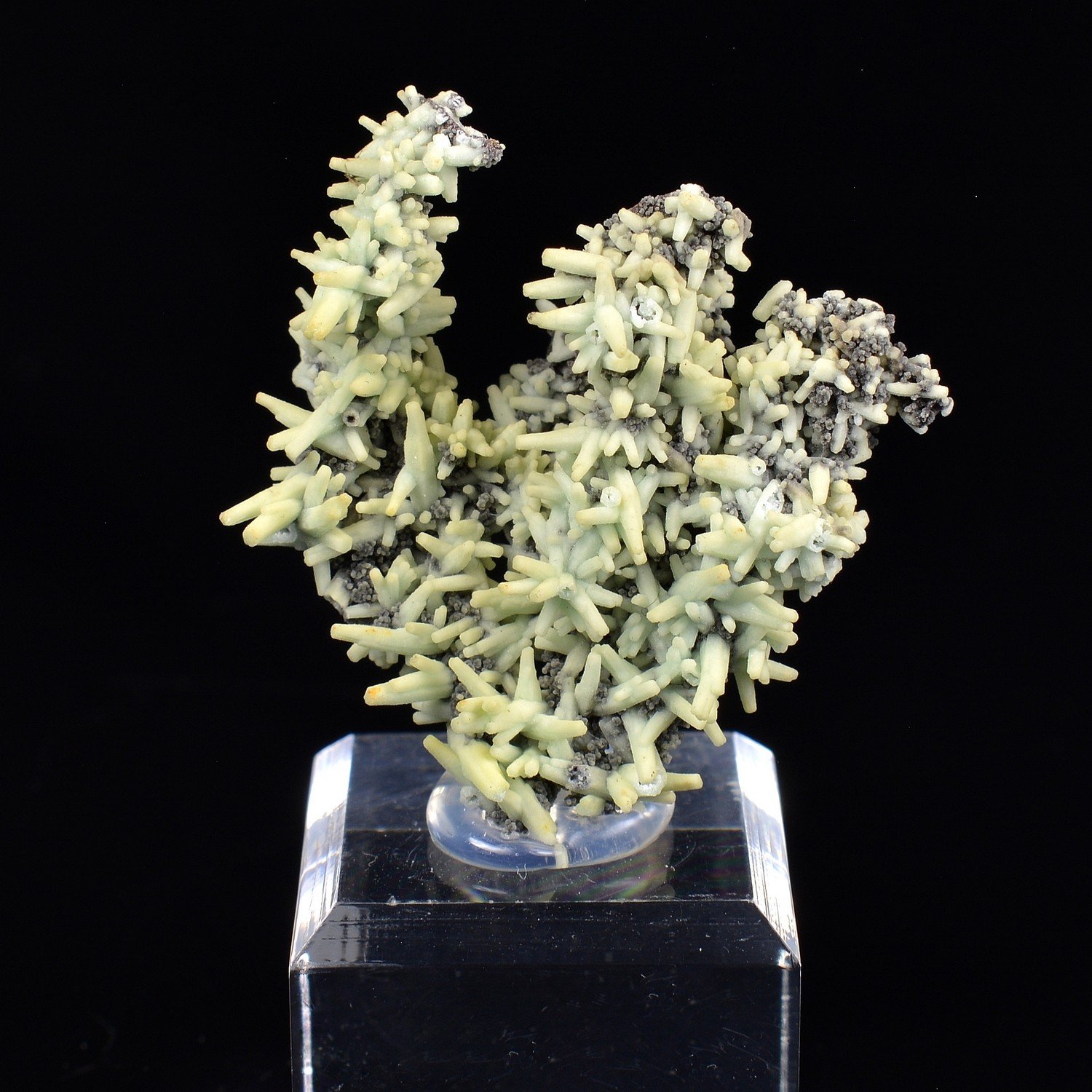 Plumbogummite pseudomorph after pyromorphite - Yangshuo Mine, China