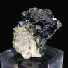 Fluorine sur hématite - Face Sud des Droites, Mont-Blanc, France