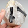 Tourmaline var. schorl dans quartz - Minas Gerais, Brésil Tourmaline var. schorl dans quartz - Minas Gerais, Brésil