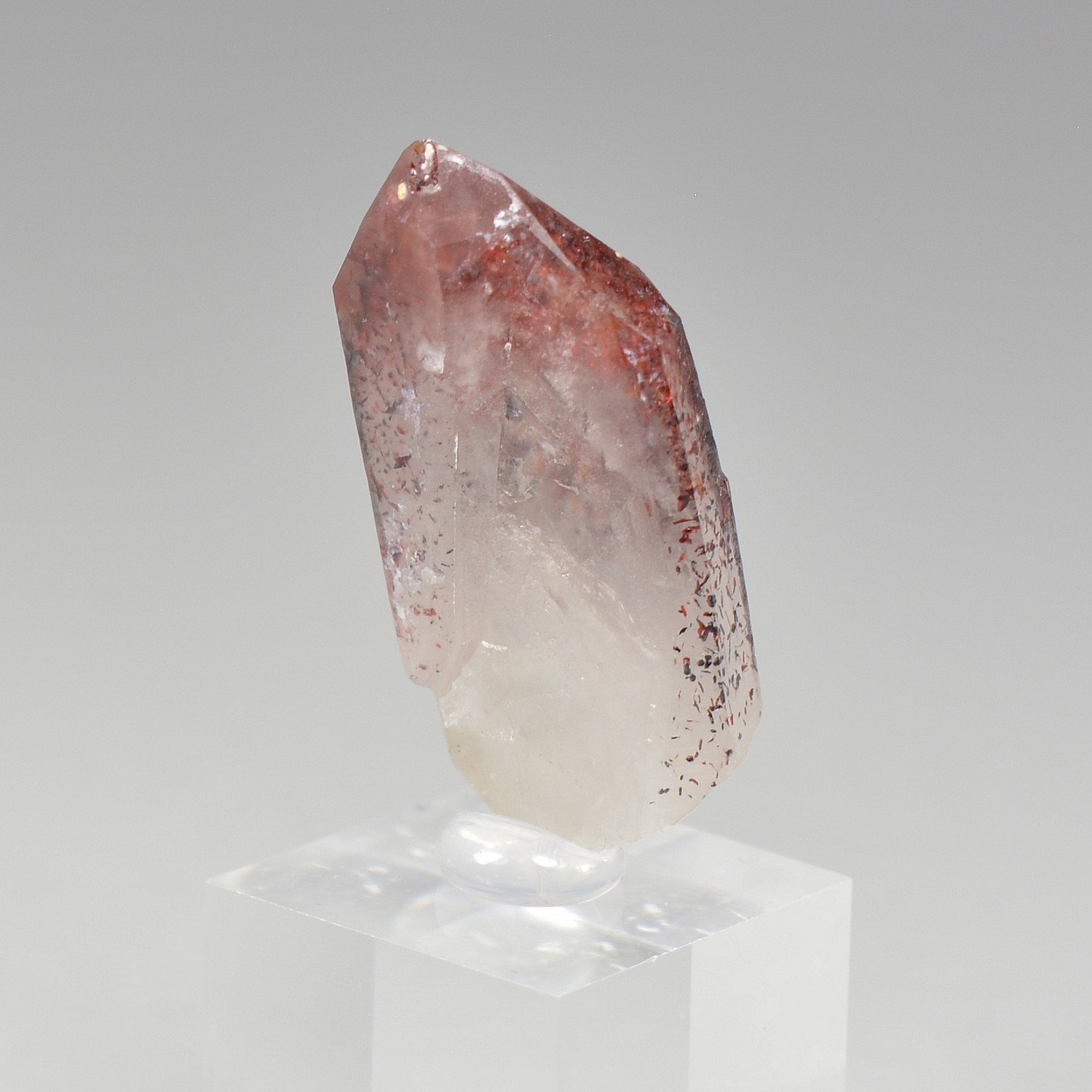 Quartz à inclusions - Ambilobe, Vallée de Mahavavy, Madagascar