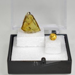 SPHENE / TITANITE - DUO pierre taillée et pierre cristallisée