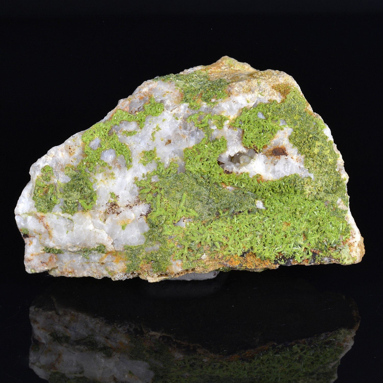 Pyromorphite - Poullaouen area, Finistère, France