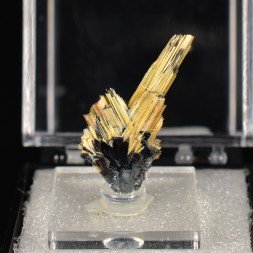 Rutile and Hematite - Novo Horizonte, Bahia, Brazil