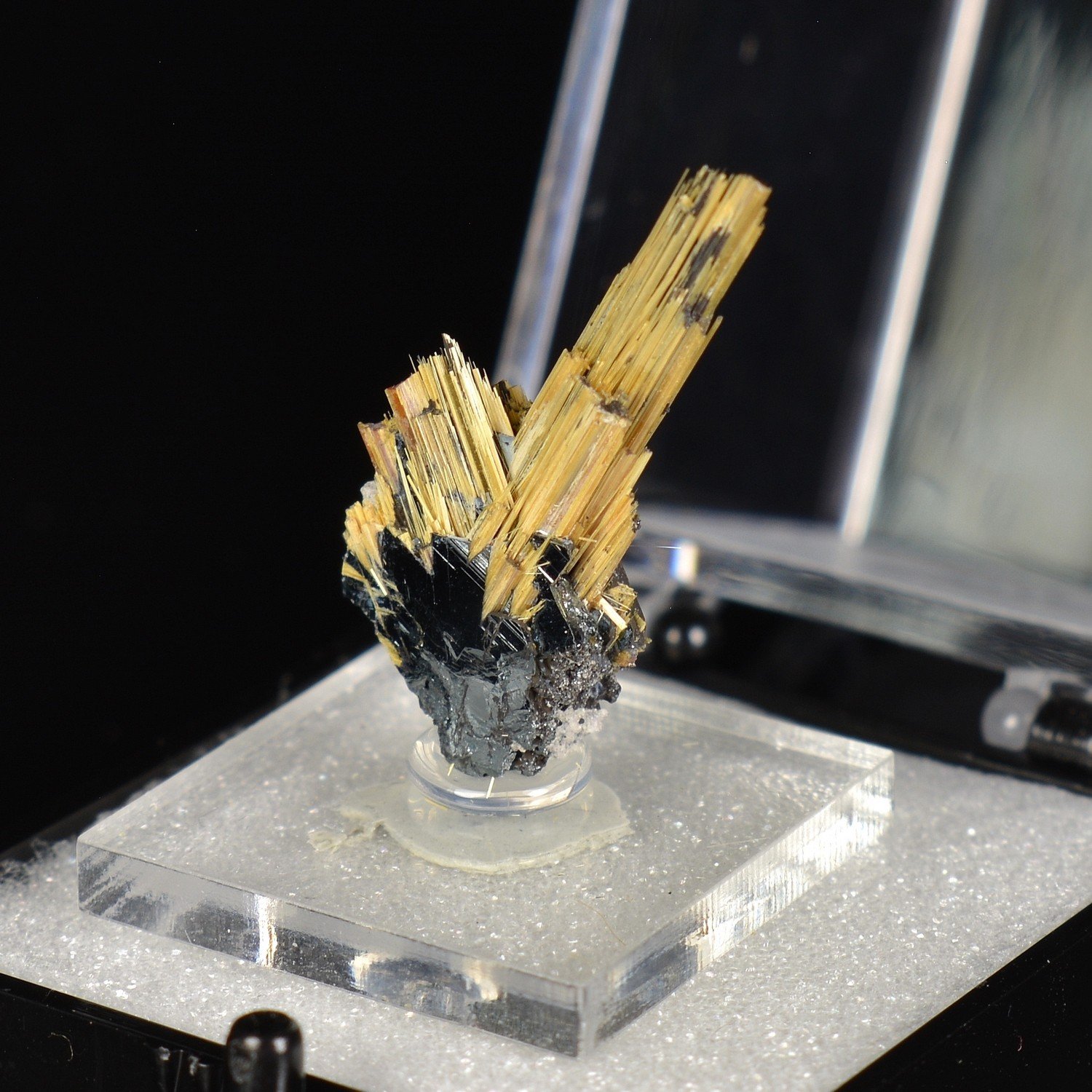 Rutile et hématite - Novo Horizonte, Bahia, Brésil