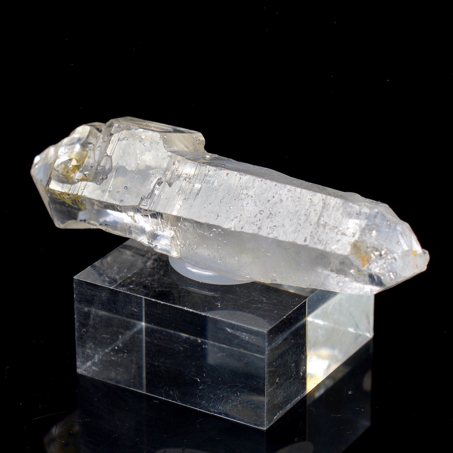 Firefly quartz with oil inclusions – Madirobe, Madagascar