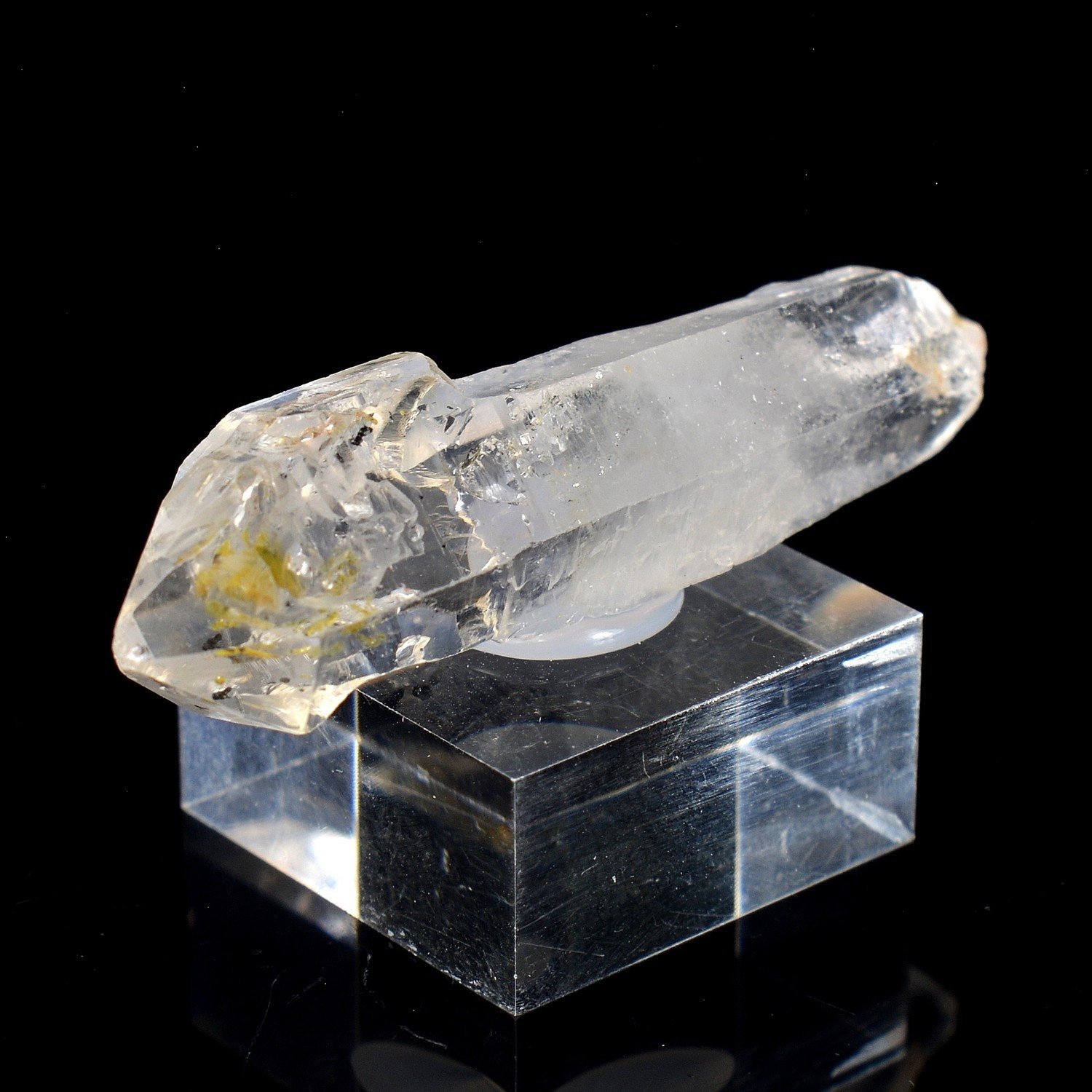 Quartz luciole à inclusions de pétrole - Madirobe, Madagascar
