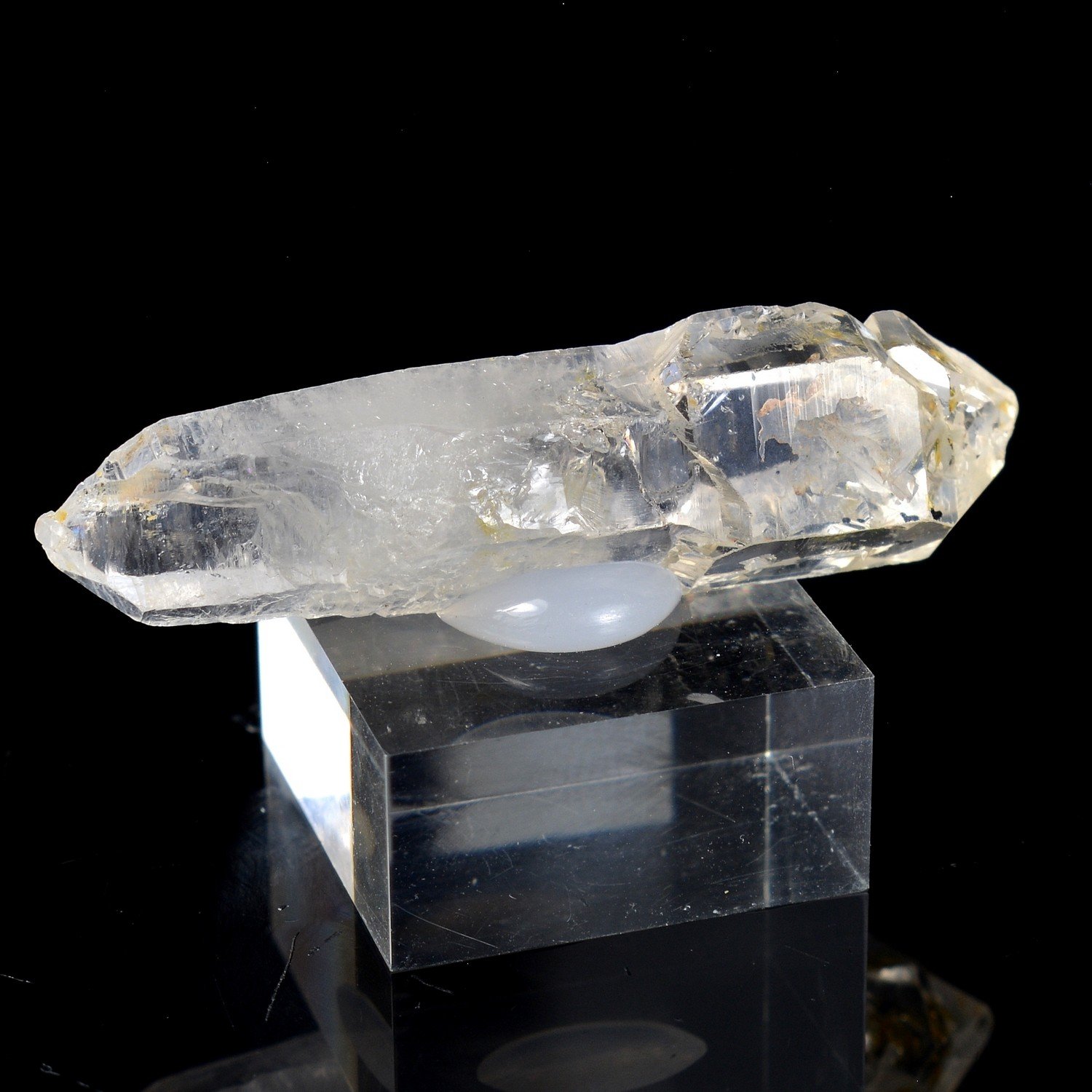 Firefly quartz with oil inclusions – Madirobe, Madagascar