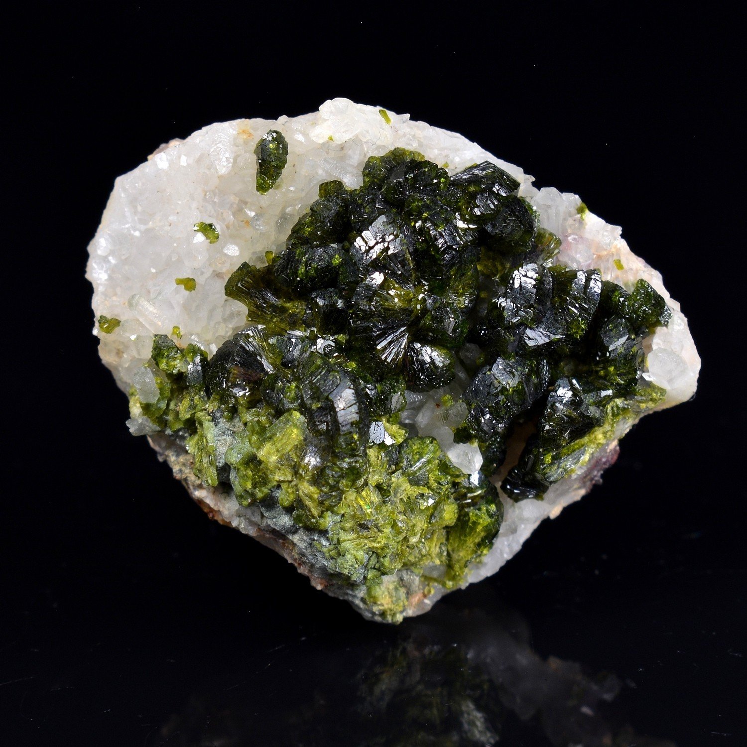 Epidote et quartz - Imilchil, Maroc