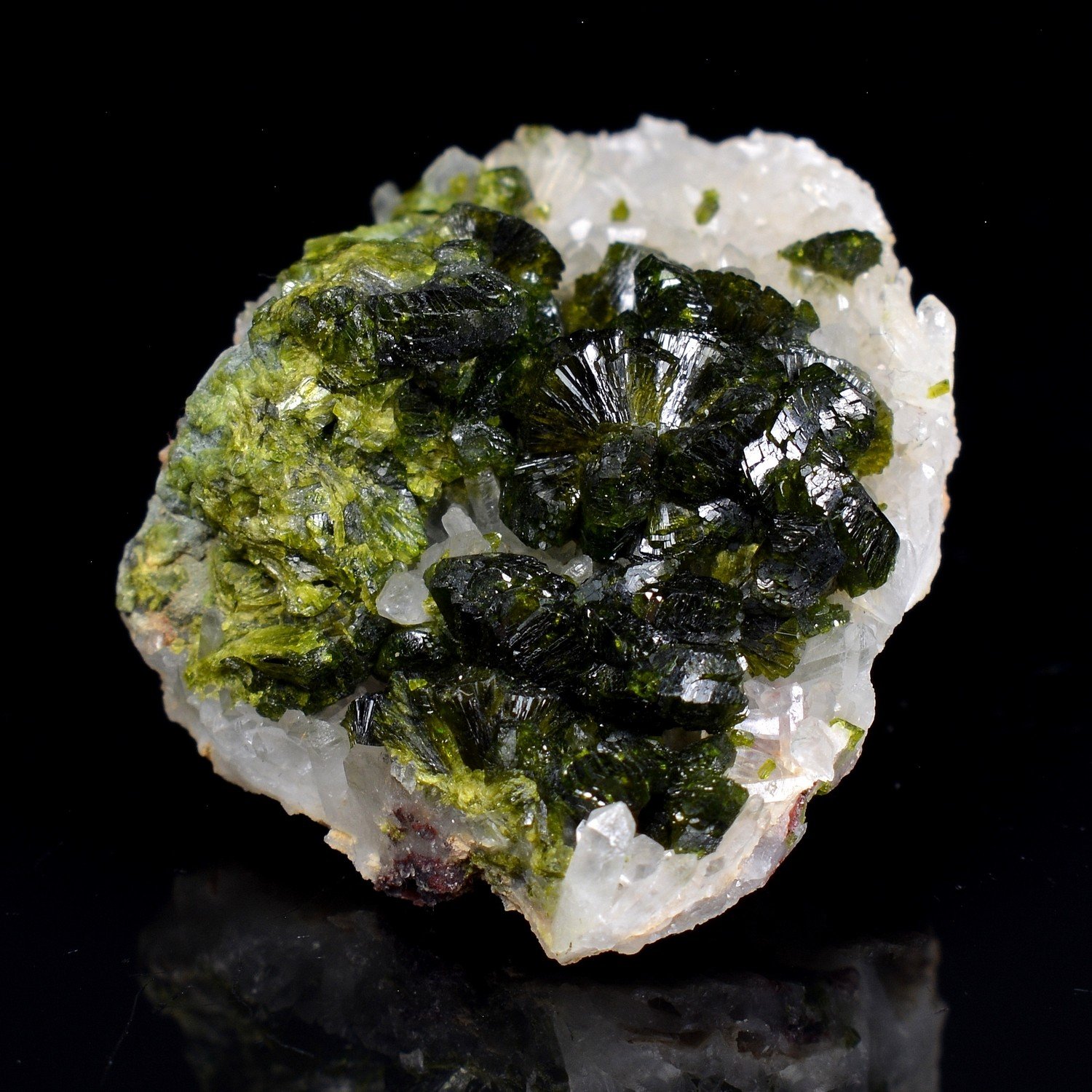 Epidote et quartz - Imilchil, Maroc