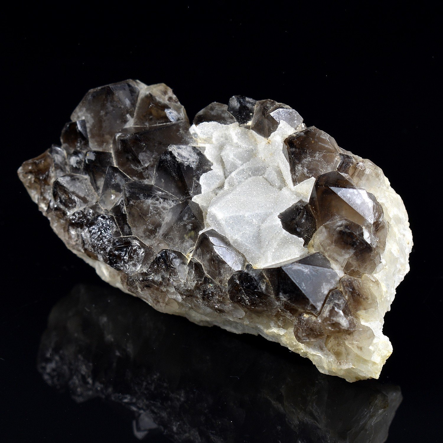 Quartz fumé - Ploemeur, Morbihan, France Quartz fumé - Ploemeur, Morbihan, France