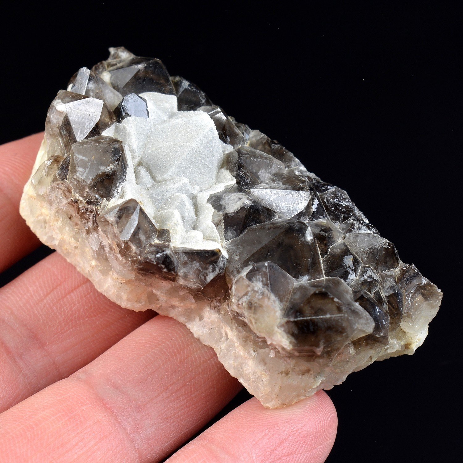 Quartz fumé - Ploemeur, Morbihan, France Quartz fumé - Ploemeur, Morbihan, France