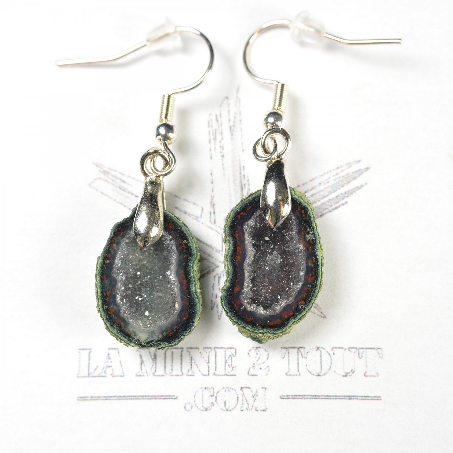 Boucles d'oreilles pendantes en mini géode du Mexique Boucles d'oreilles pendantes en mini géode du Mexique