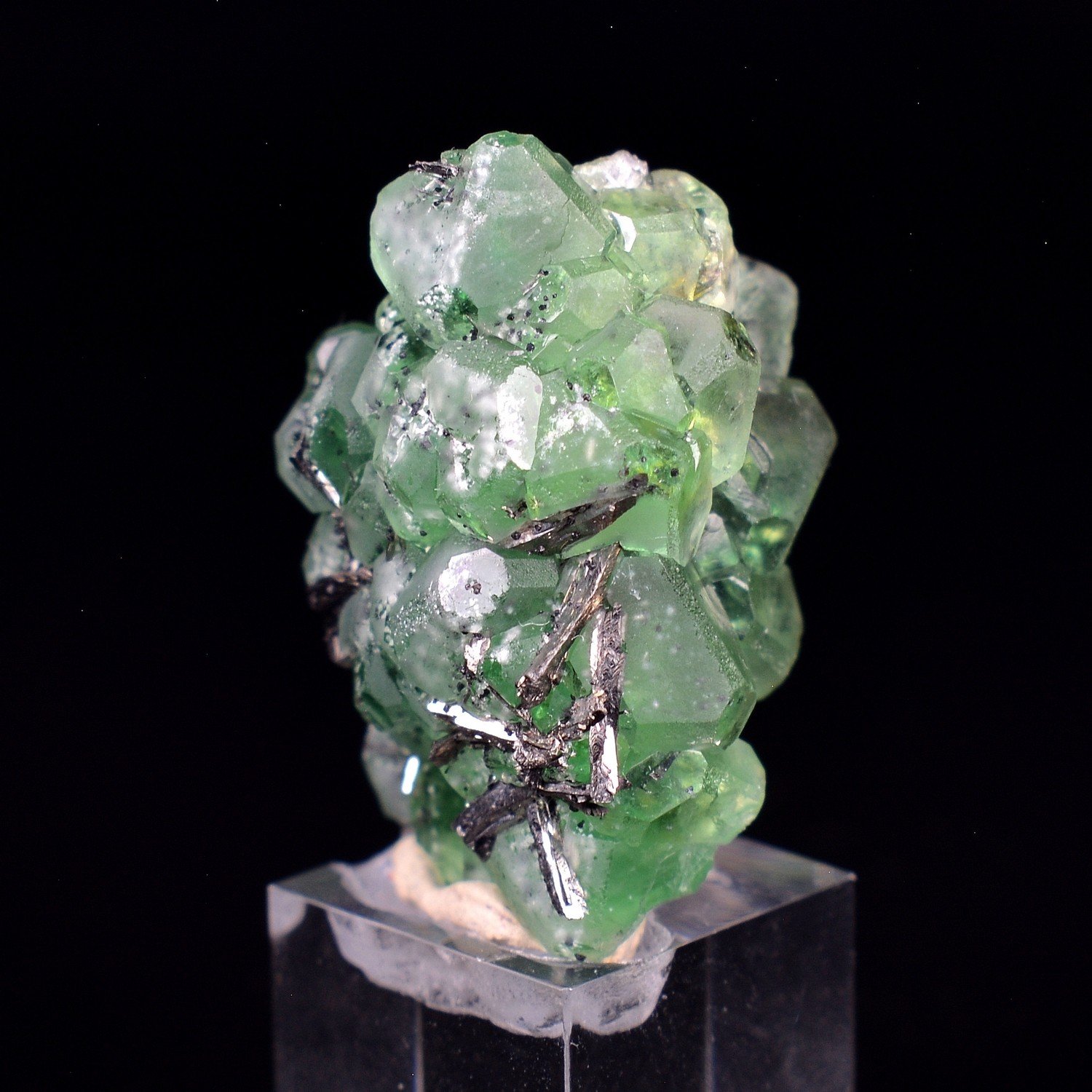 Fluorite – Milpo Mine, Atococha District, La Libertad, Peru