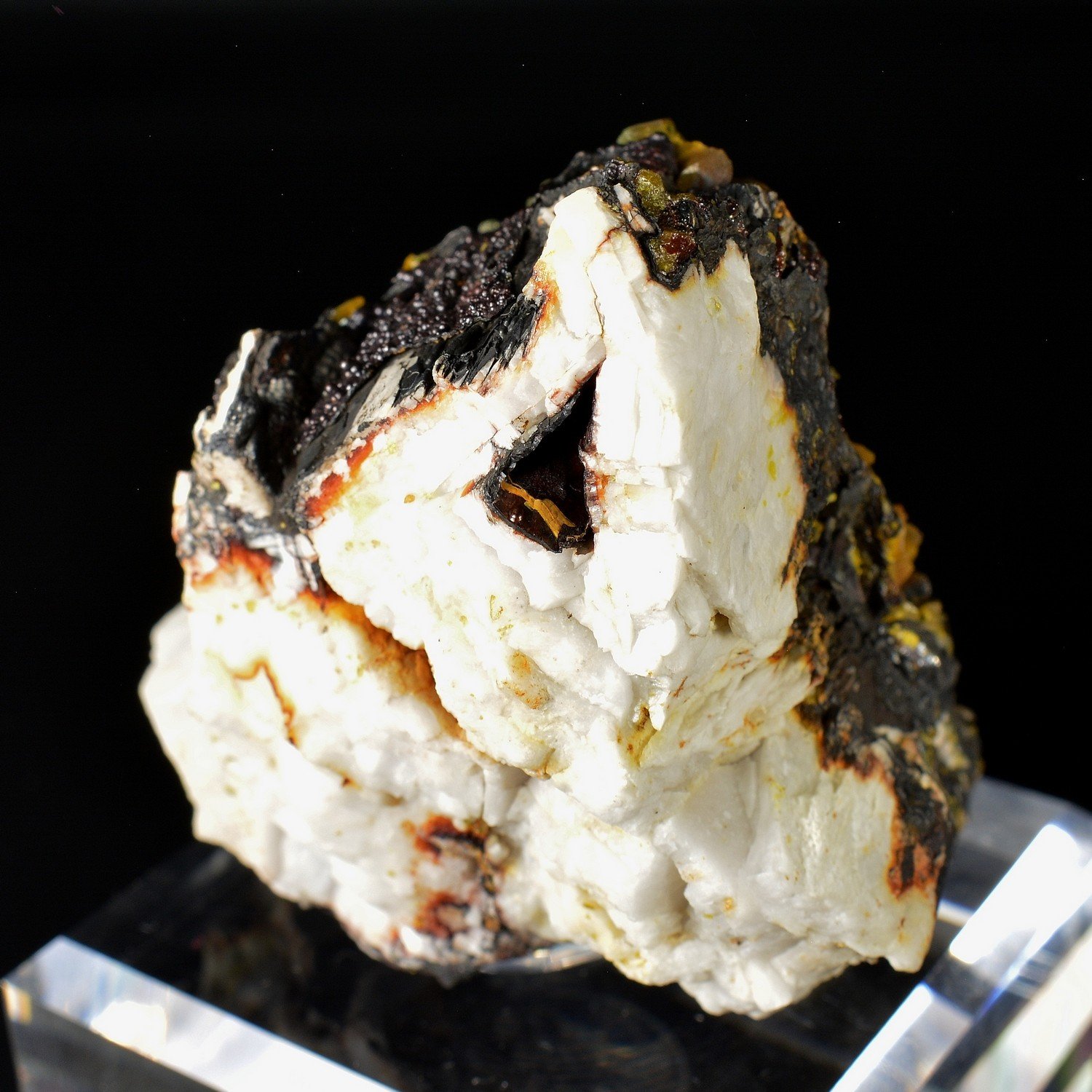 Pyromorphite on barite - Les Farges Mine, Ussel, Corrèze, France Pyromorphite on barite - Les Farges Mine, Ussel, Corrèze, France