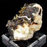 Pyromorphite sur barytine - Mine des Farges, Ussel, Corrèze, France