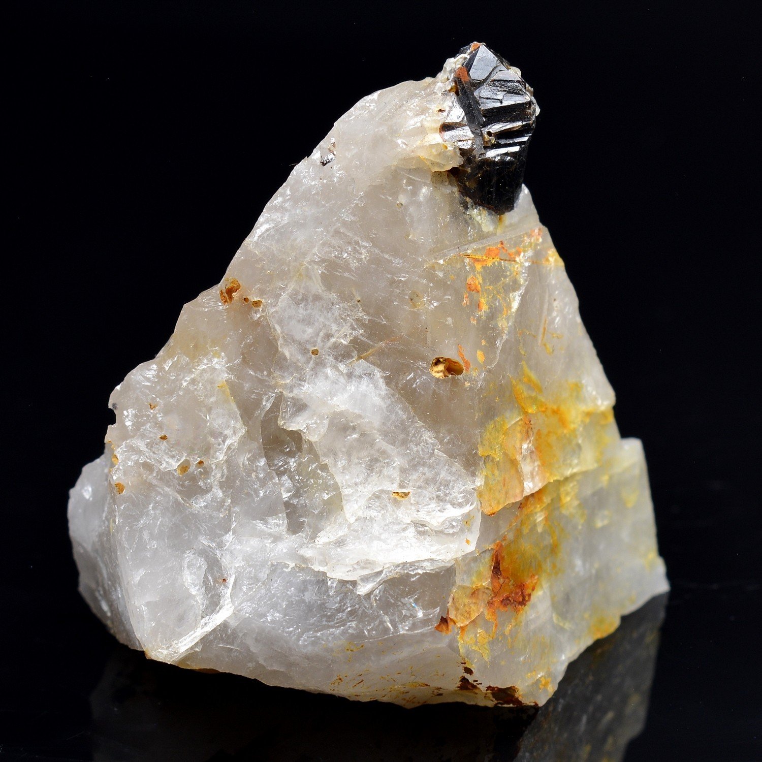 Cassitérite et quartz - La Villeder, Morbihan, France Cassitérite et quartz - La Villeder, Morbihan, France