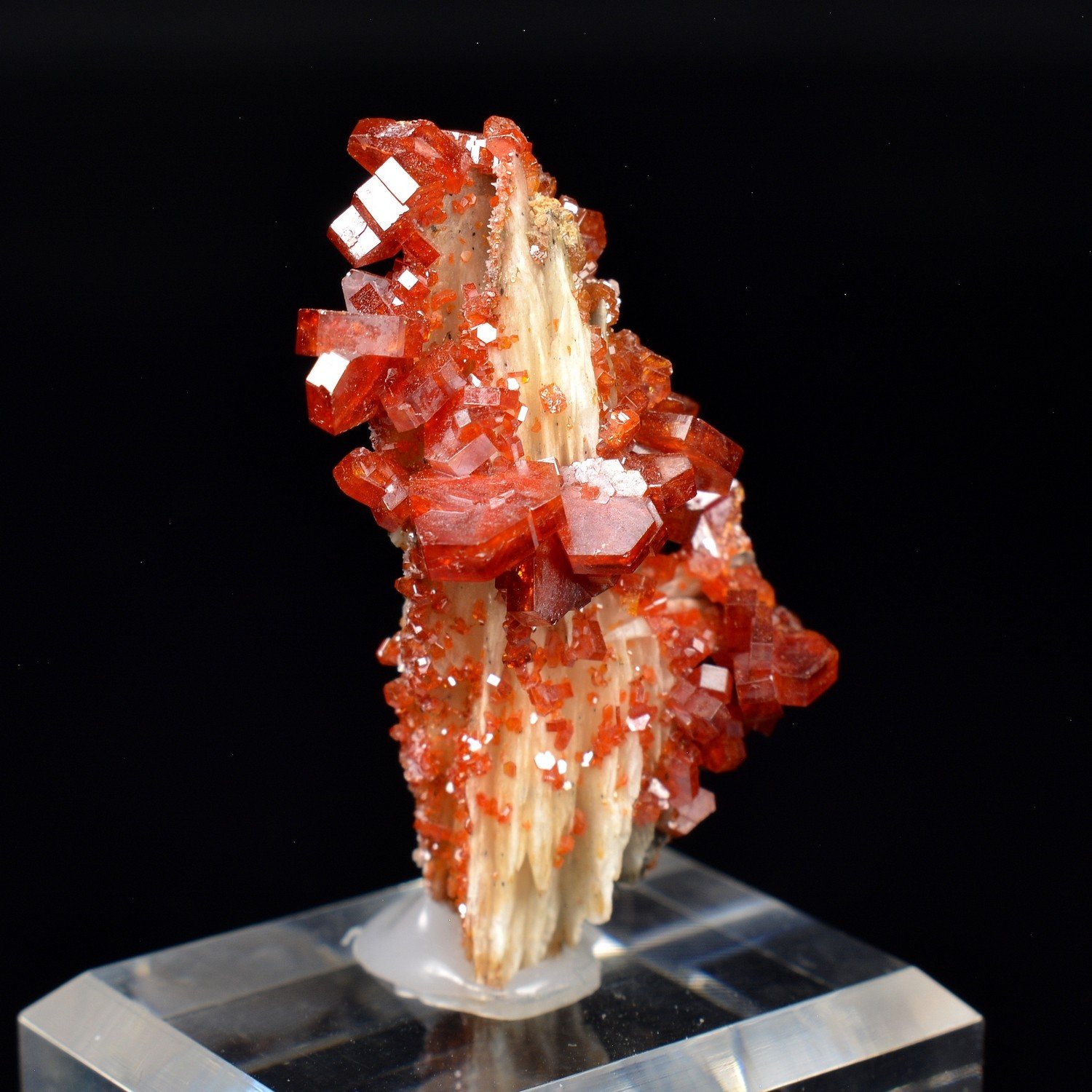 Vanadinite on barite – Mibladen mining district, Morocco