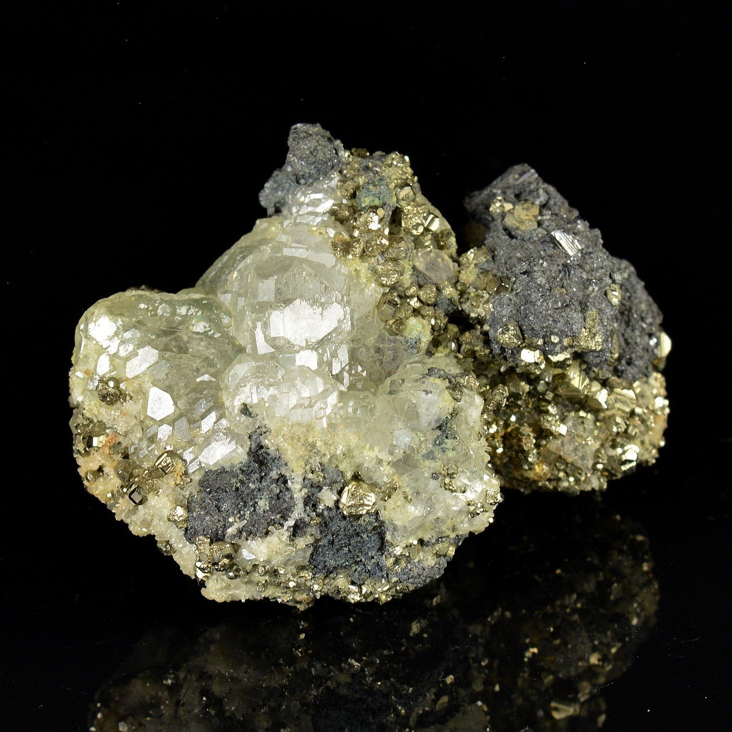 Fluorite and pyrite – Naica Mine, Naica, Municipality of Saucillo, Chihuahua, Mexico Fluorite and pyrite – Naica Mine, Naica, Municipality of Saucillo, Chihuahua, Mexico
