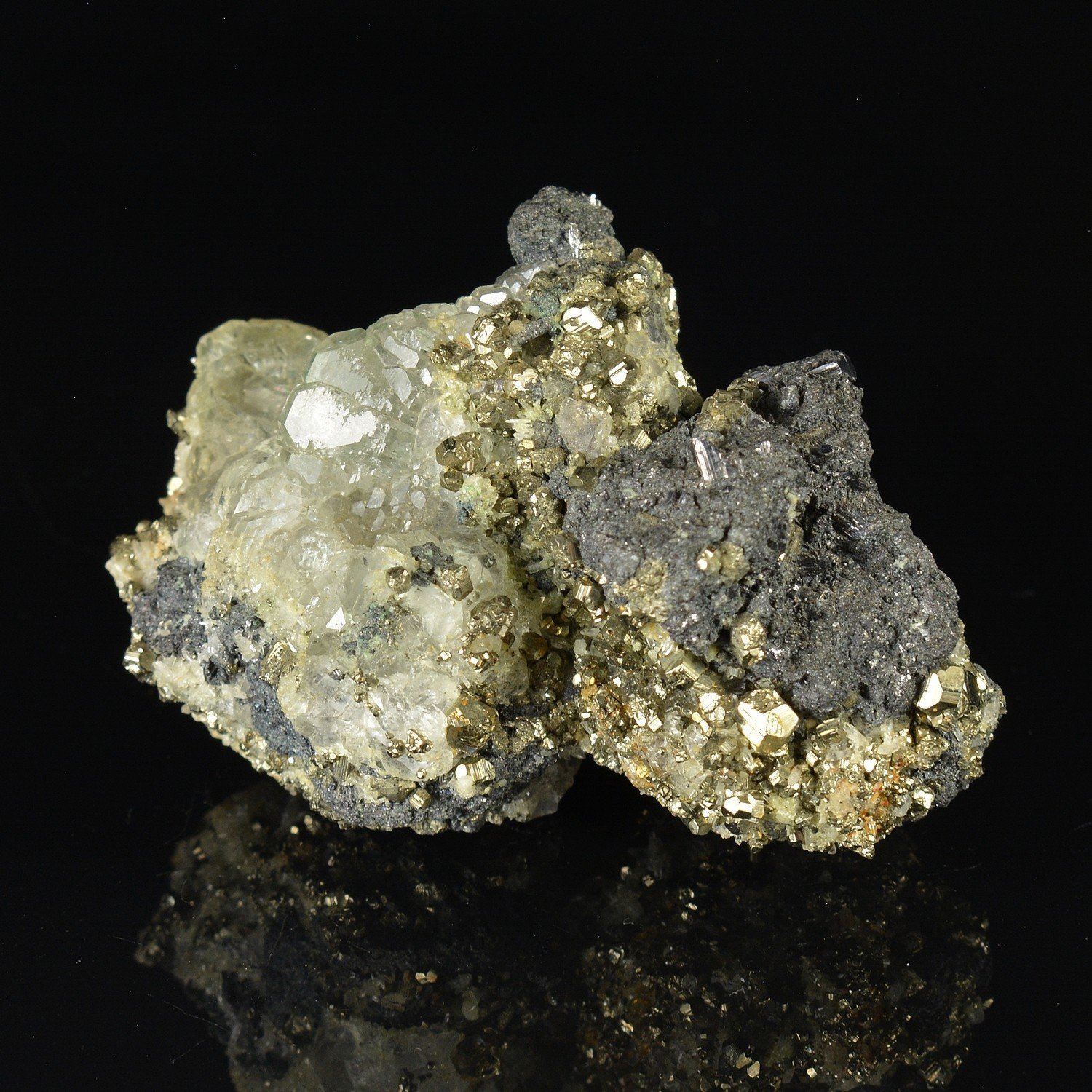 Fluorite and pyrite – Naica Mine, Naica, Municipality of Saucillo, Chihuahua, Mexico Fluorite and pyrite – Naica Mine, Naica, Municipality of Saucillo, Chihuahua, Mexico