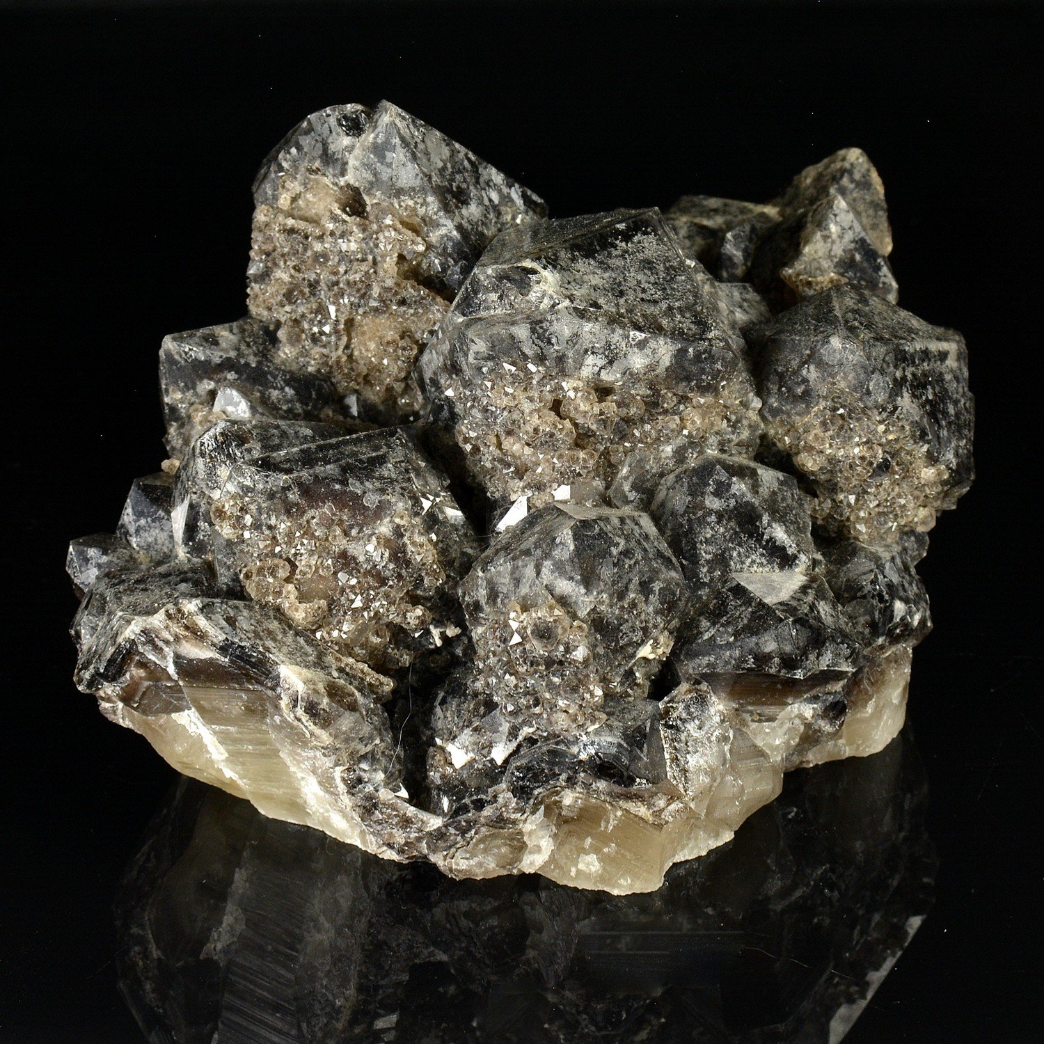 Morion quartz with kaolin inclusions – Ploemeur, Morbihan, France Morion quartz with kaolin inclusions – Ploemeur, Morbihan, France