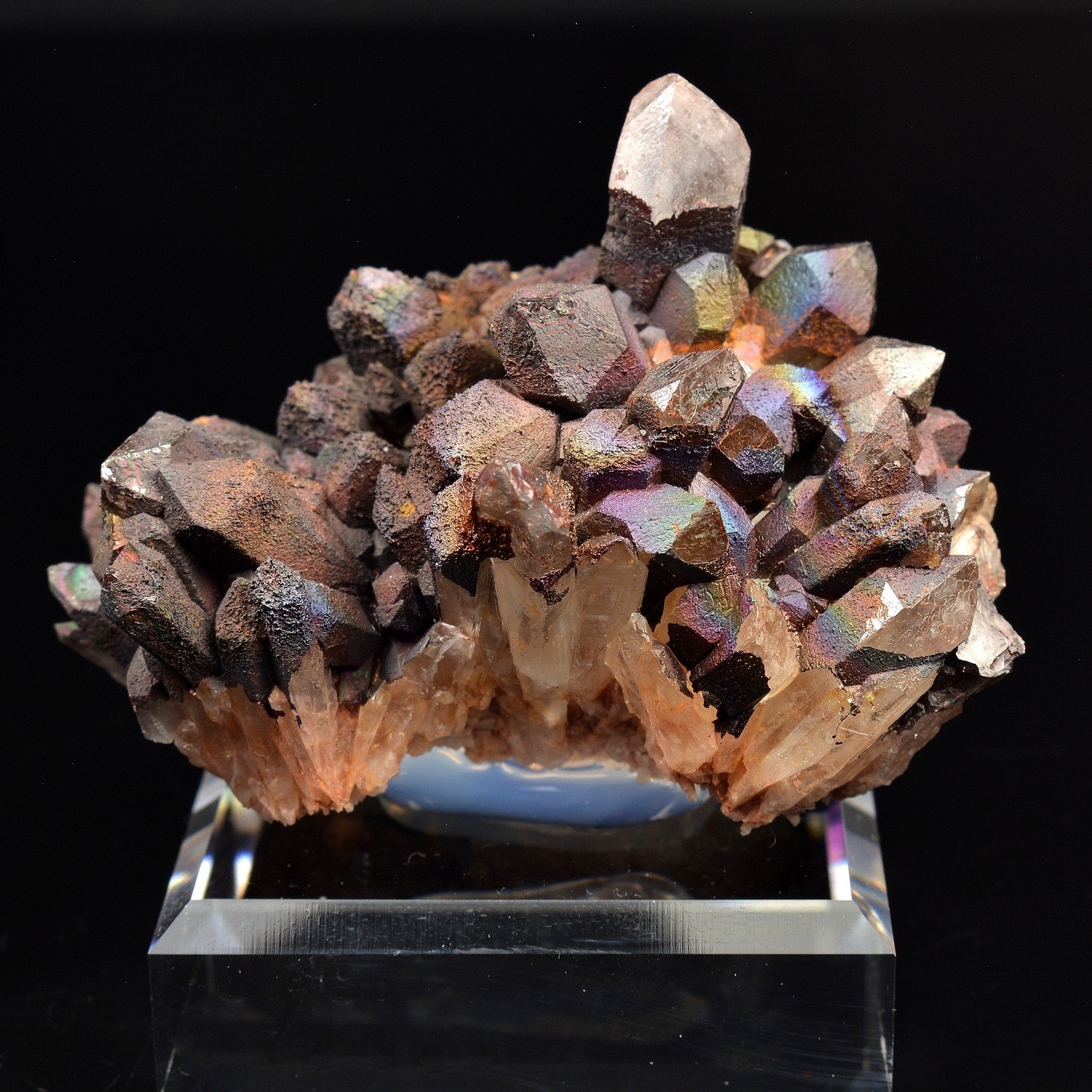 Goethite irisée (Turgite) sur quartz - Massif d'Itremo, Madagascar