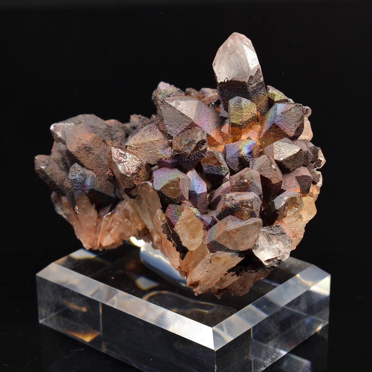 Goethite irisée (Turgite) sur quartz - Massif d'Itremo, Madagascar
