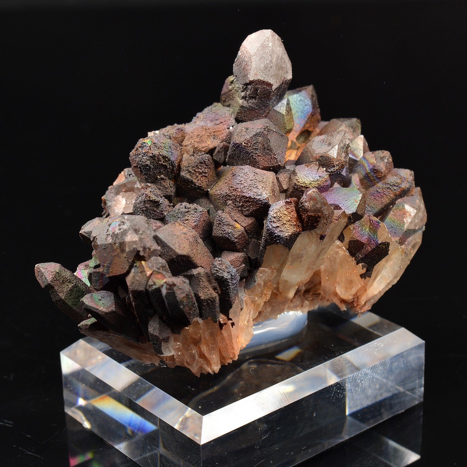Goethite irisée (Turgite) sur quartz - Massif d'Itremo, Madagascar