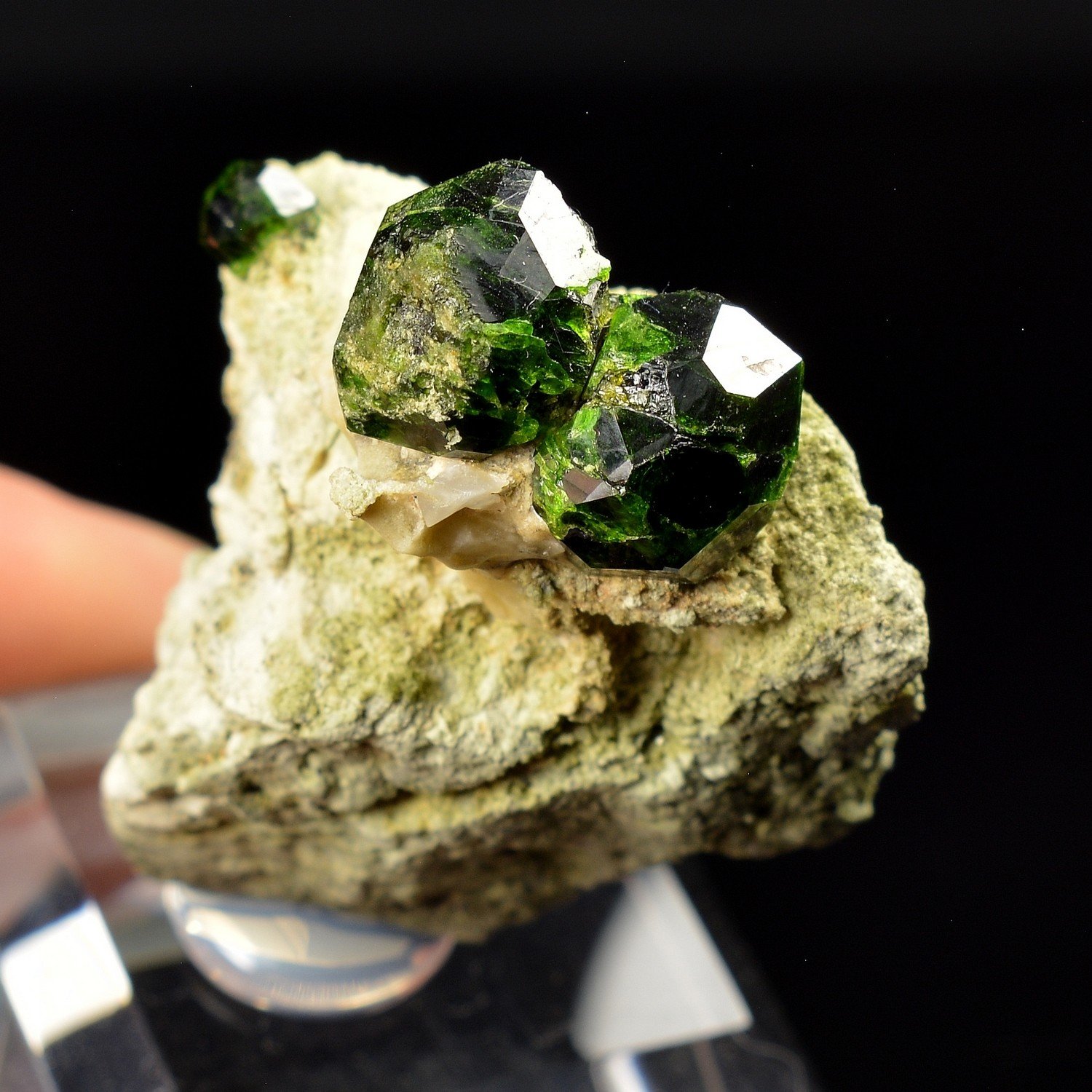 Demantoid Garnet - Belqeys Mountain, Takab, Persia Demantoid Garnet - Belqeys Mountain, Takab, Persia