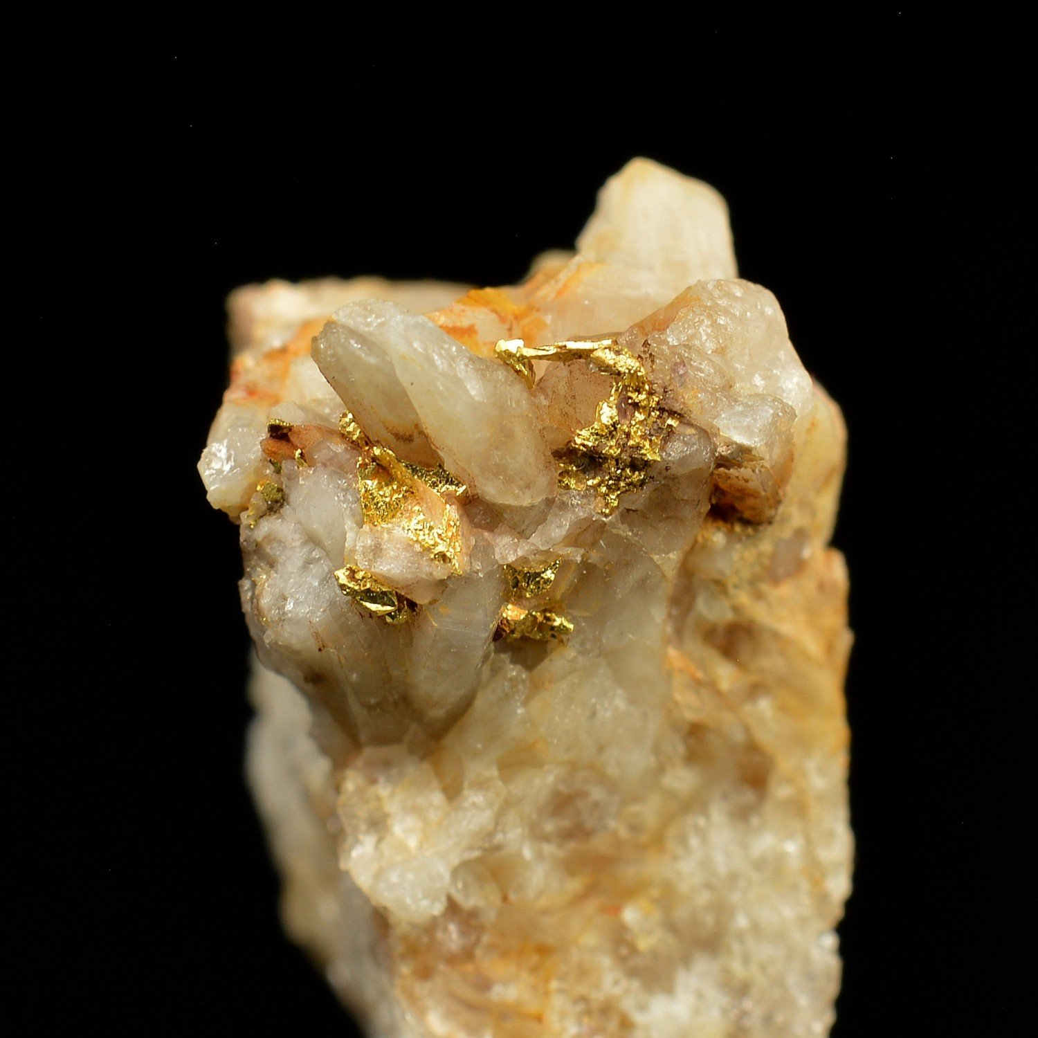 Native gold on quartz - Hennebont region, Morbihan, France