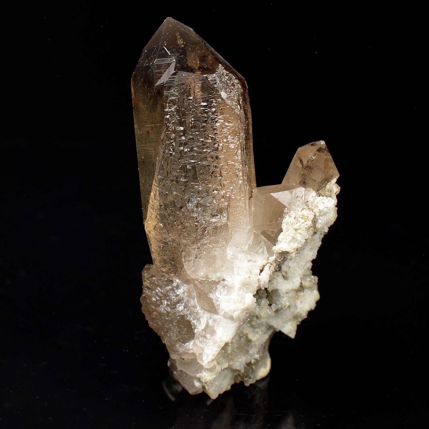 Quartz fumé - Argentière, Chamonix, Haute-Savoie, France Quartz fumé - Argentière, Chamonix, Haute-Savoie, France