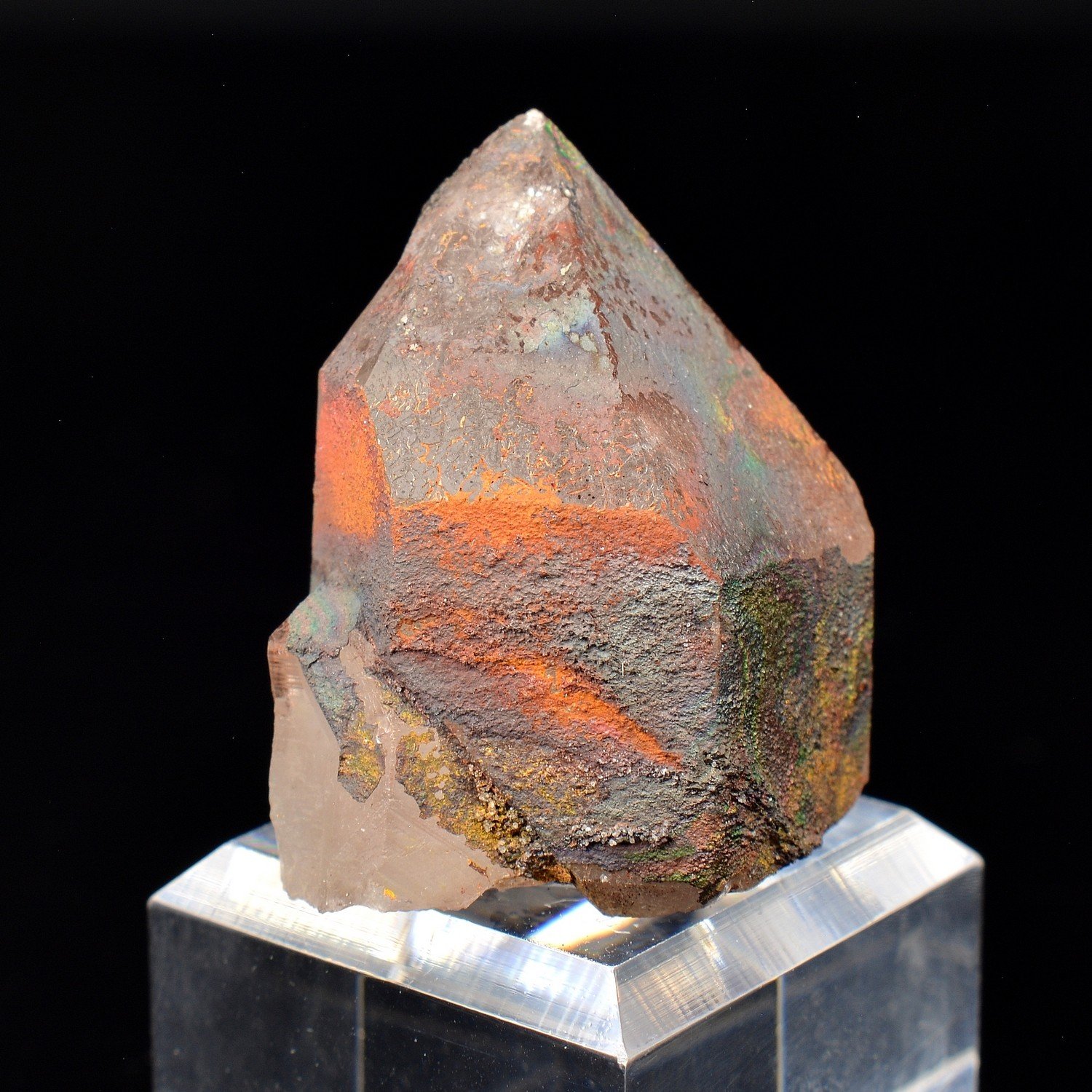 Goethite irisée (Turgite) sur quartz - Massif d'Itremo, Madagascar