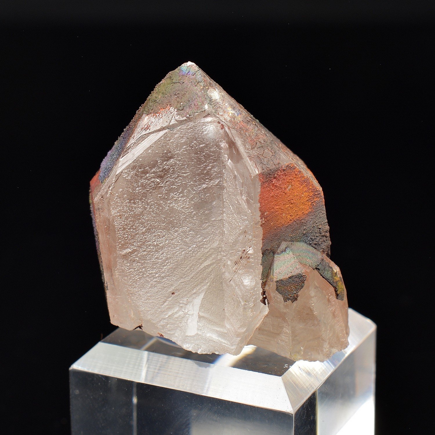 Goethite irisée (Turgite) sur quartz - Massif d'Itremo, Madagascar