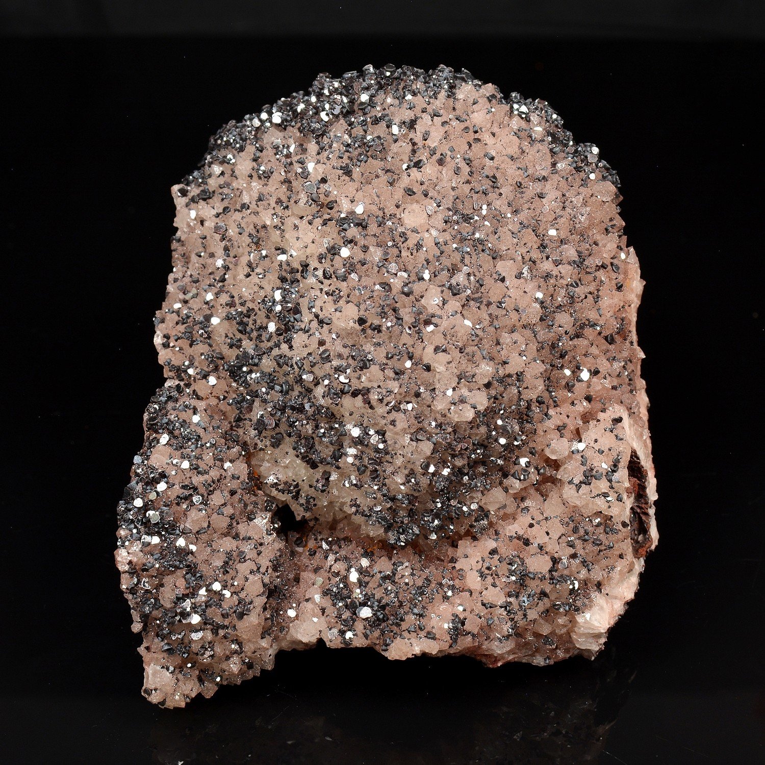 Hematite on quartz - Bernardstein Vein, Tête du Violu, Sainte-Marie-aux-Mines, Haut-Rhin, France Hematite on quartz - Bernardstein Vein, Tête du Violu, Sainte-Marie-aux-Mines, Haut-Rhin, France