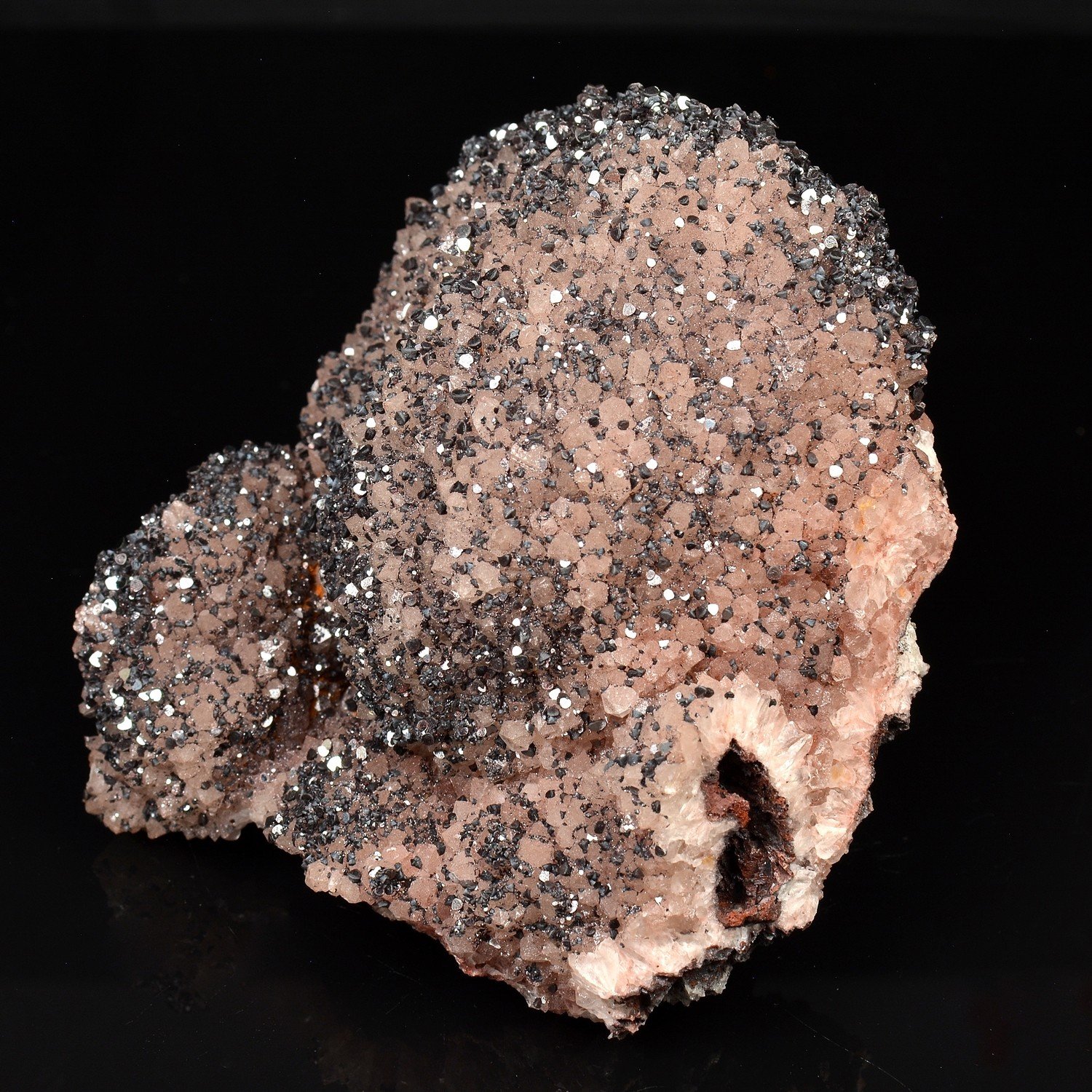 Hematite on quartz - Bernardstein Vein, Tête du Violu, Sainte-Marie-aux-Mines, Haut-Rhin, France Hematite on quartz - Bernardstein Vein, Tête du Violu, Sainte-Marie-aux-Mines, Haut-Rhin, France