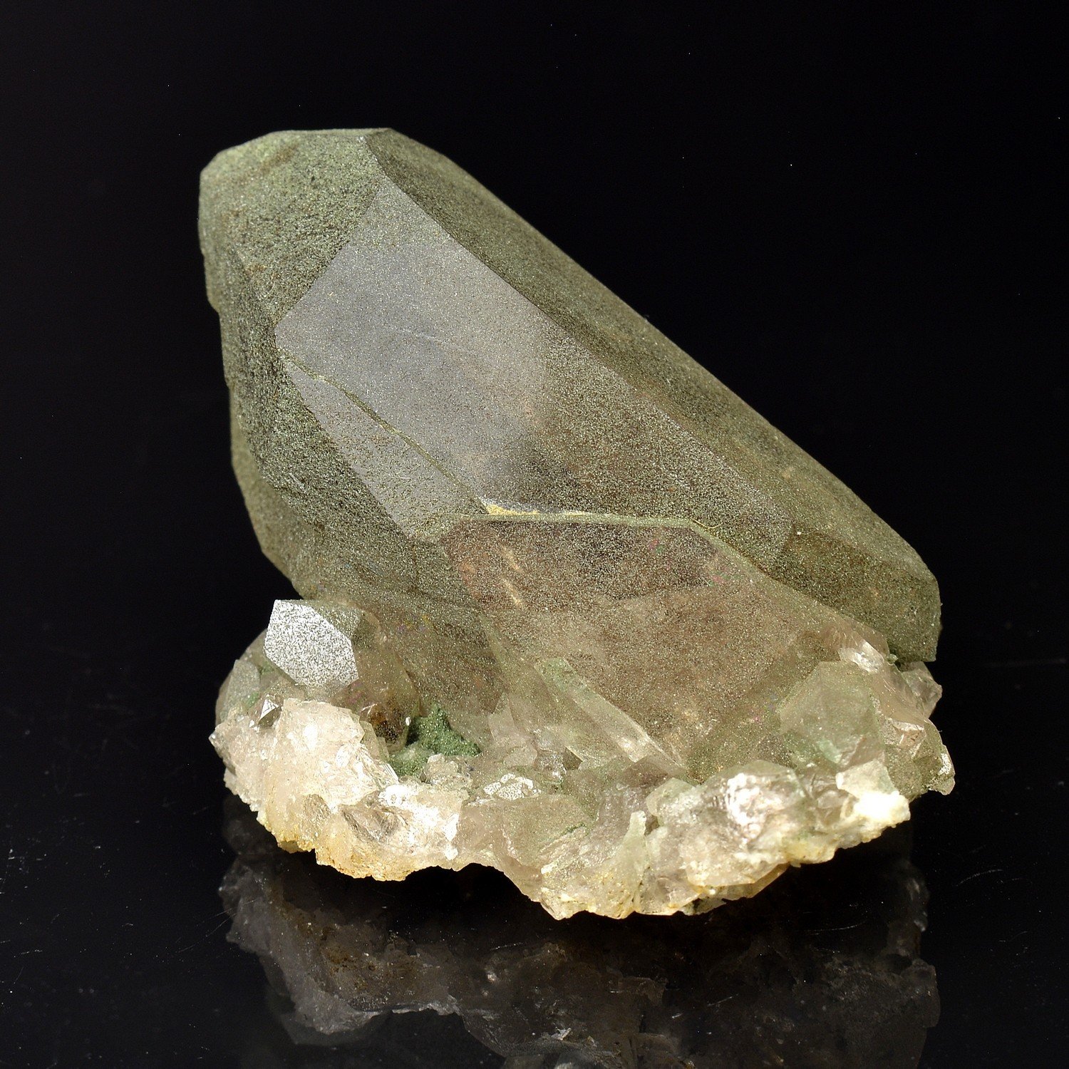 Quartz fumé - Argentière, Massif du Mont-Blanc, Haute-Savoie, France Quartz fumé - Argentière, Massif du Mont-Blanc, Haute-Savoie, France