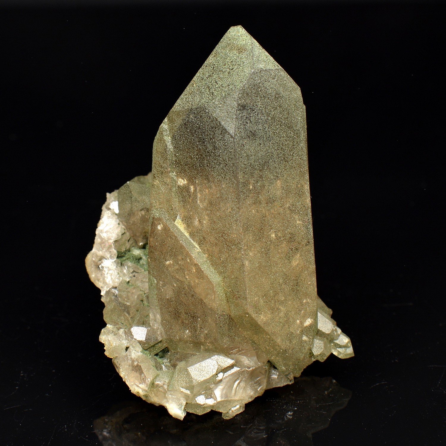 Quartz fumé - Argentière, Massif du Mont-Blanc, Haute-Savoie, France Quartz fumé - Argentière, Massif du Mont-Blanc, Haute-Savoie, France